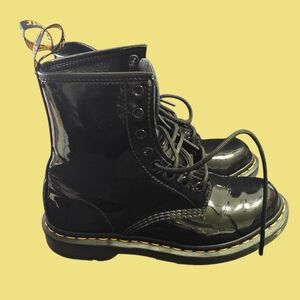 Dr. Martens Women's Patent Leather  Fashion Combat Boots Bouncing Black Size 7